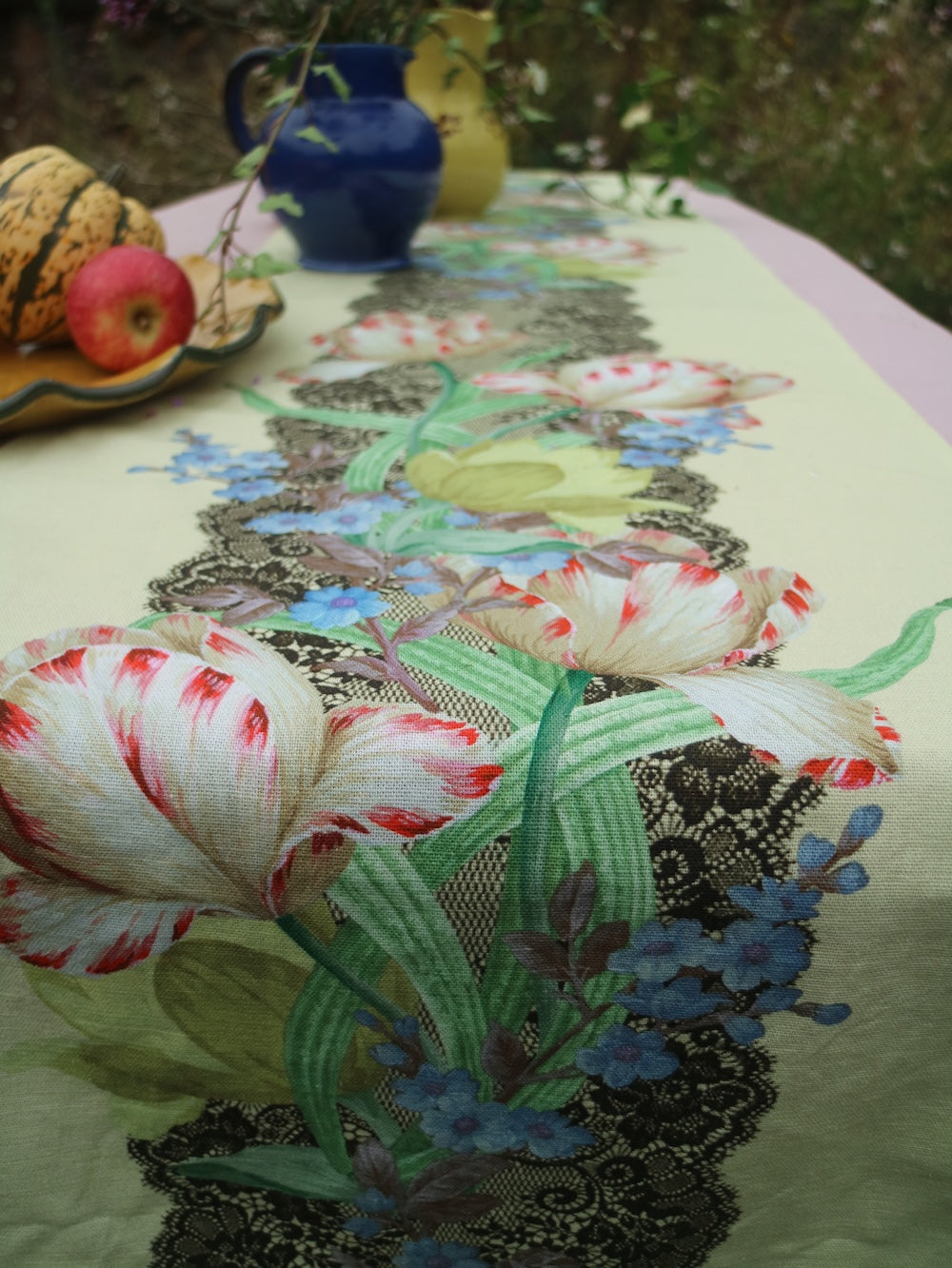 Table Runner in 'Bohemian Tulip'