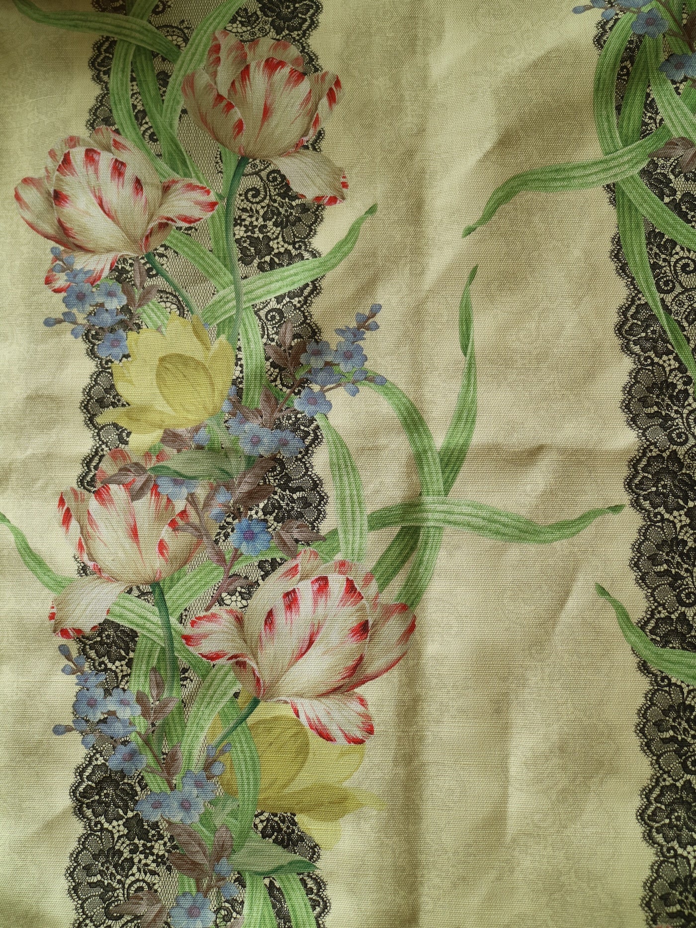 Tulip linens Pale Straw Yellow